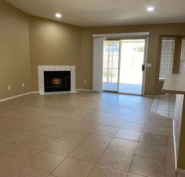 8656 W Willow Ave — Photo 10