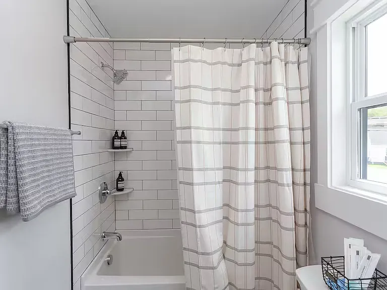 419 Cecil St — Photo 13