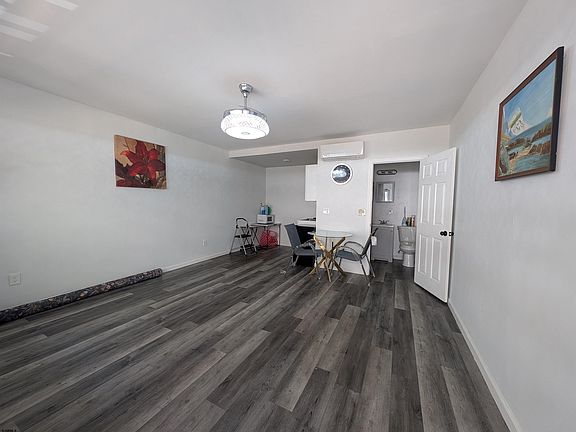 4th image of 3501 Pacific Ave