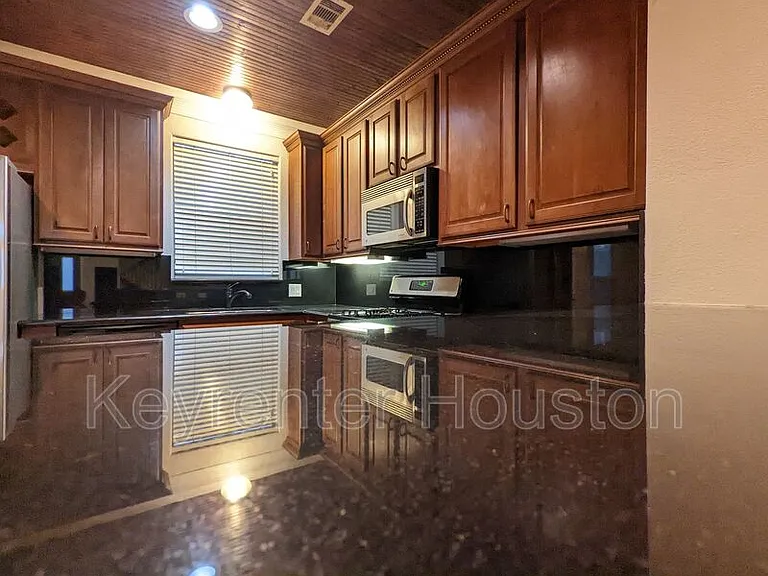 5130 Scotland St — Photo 9