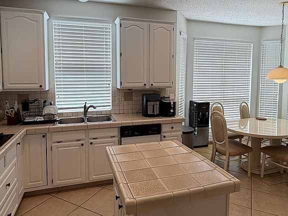 3rd image of 724 Cottonwood Bend Dr