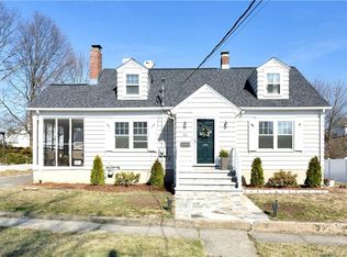 92 Bibbins Ave, Fairfield, CT 06825