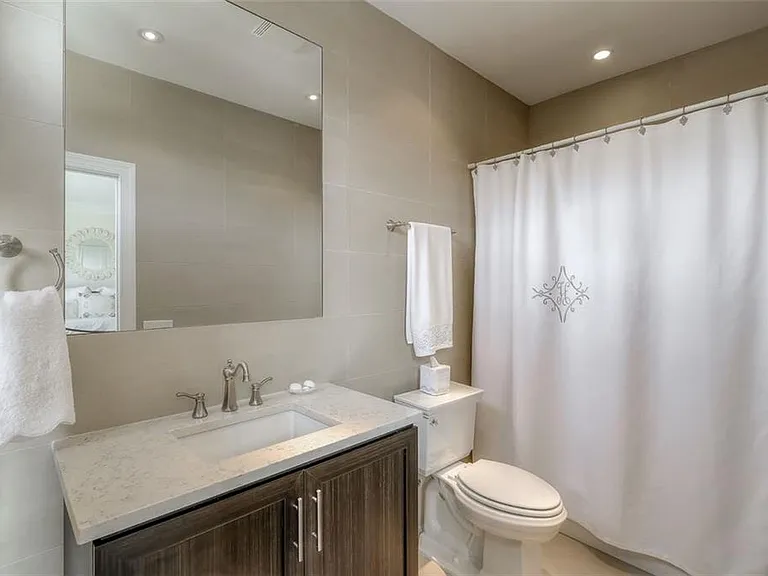 1317 Dover Cir NE — Photo 28