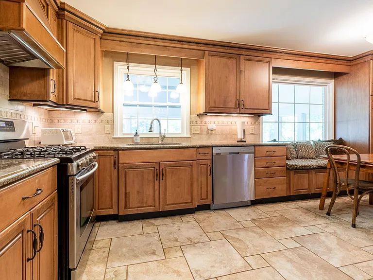 1735 Cedarcroft Dr — Photo 20