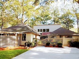 15 Dewberry Ln, Hilton Head Island, SC 29928
