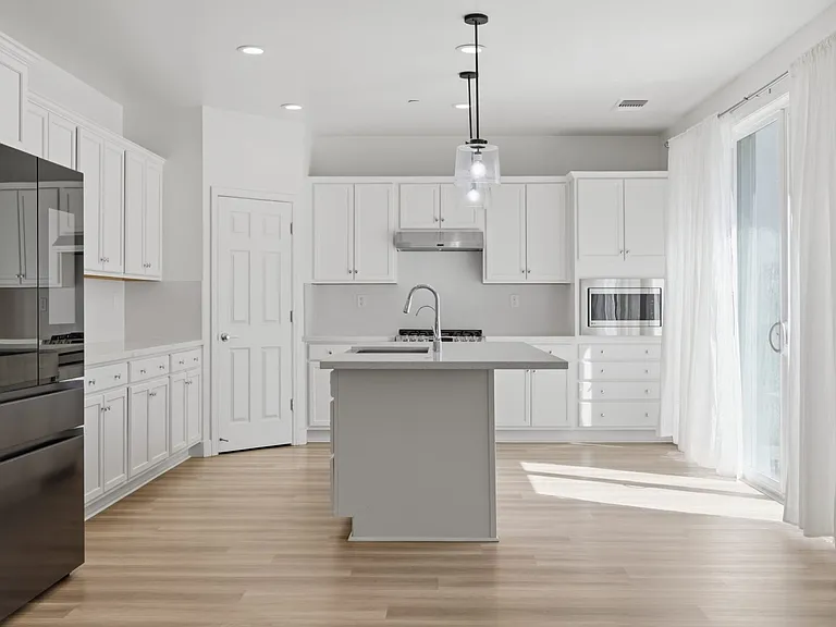 3004 Ellis Town Dr — Photo 11