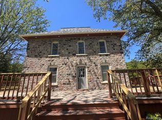5660 Mill St, Peck, MI 48466
