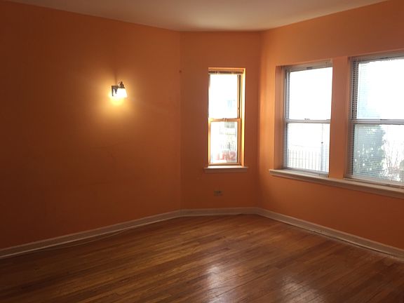 4th image of 6428 N Francisco Ave Unit 1B