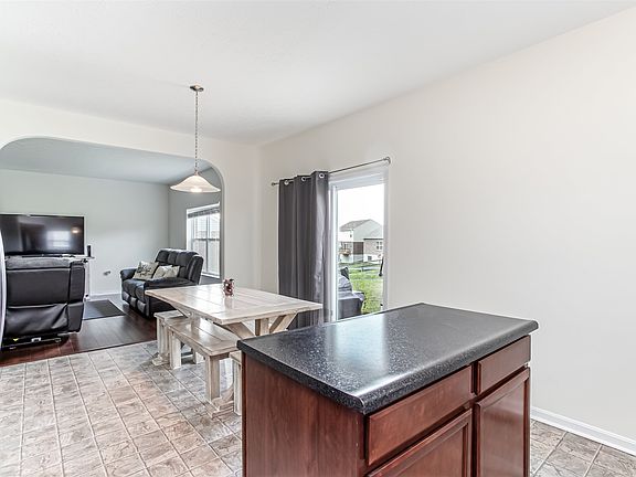 5th image of 6375 Arabian Dr