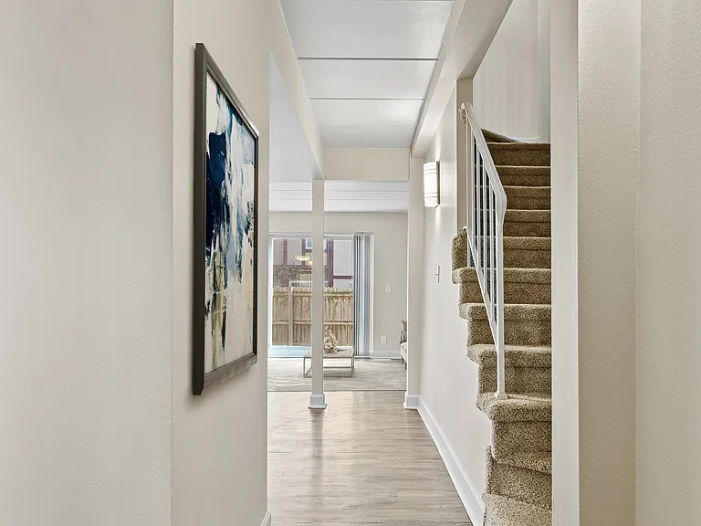 Windsor Woods Apartments — Photo 19