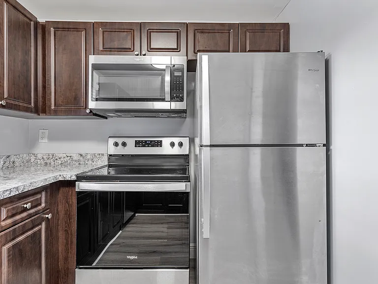 Lush Apartments — Photo 8