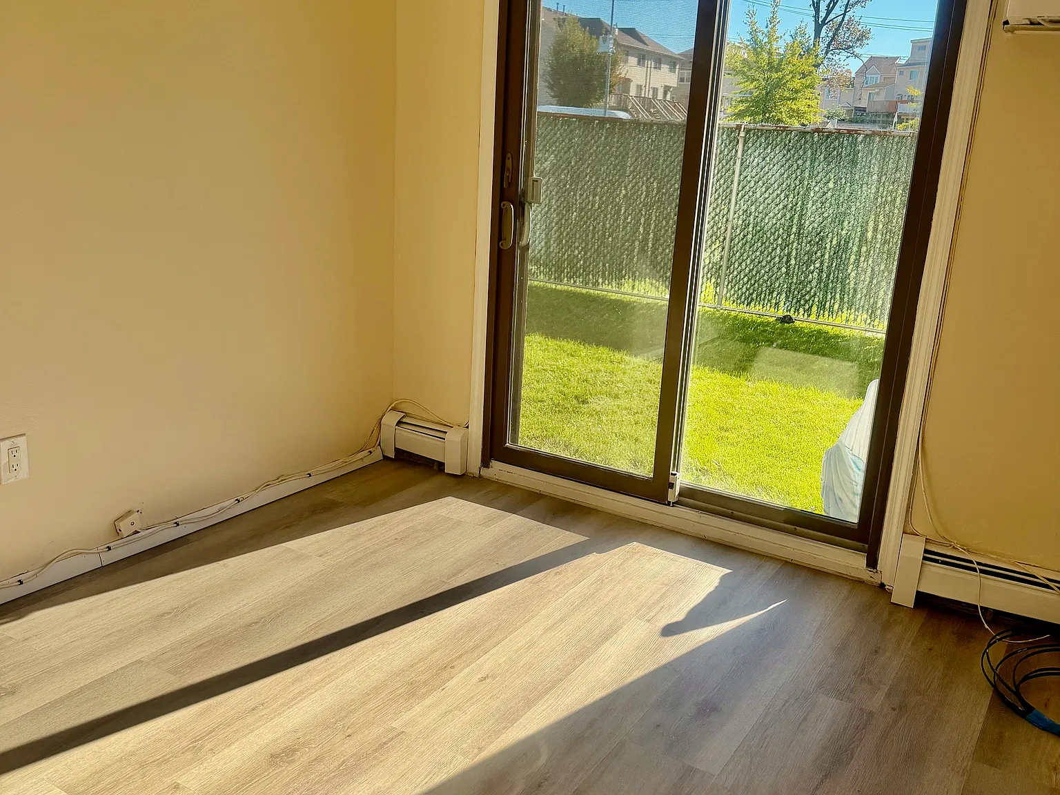 2 bed, 906 sqft, $2,700 — Photo 3