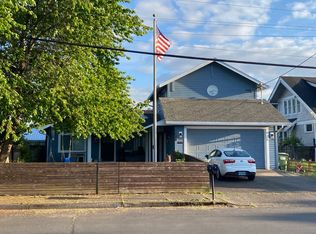1606 E 2nd St APT A, Newberg, OR 97132