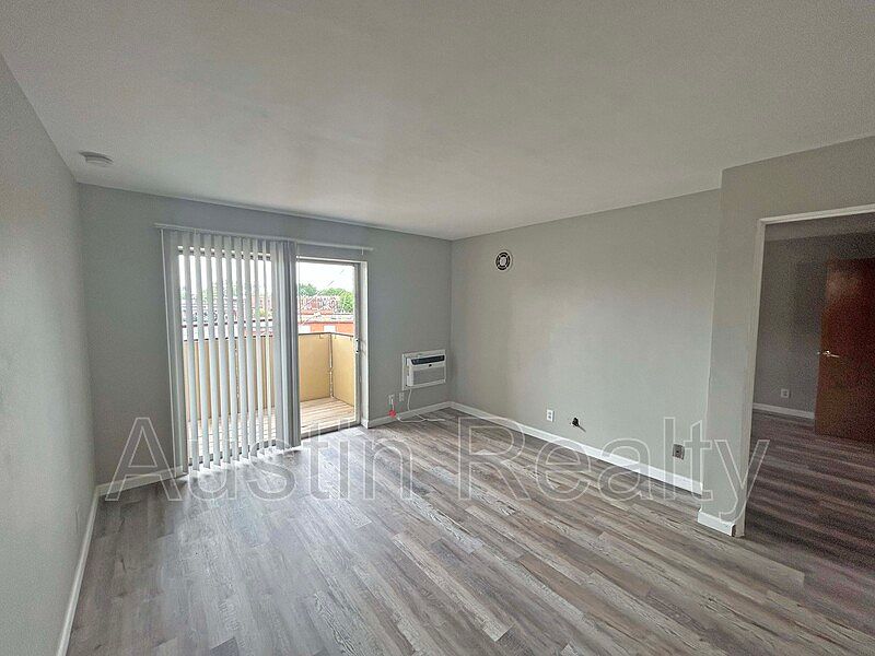 1st image of 2727 Hampton Ave APT 304