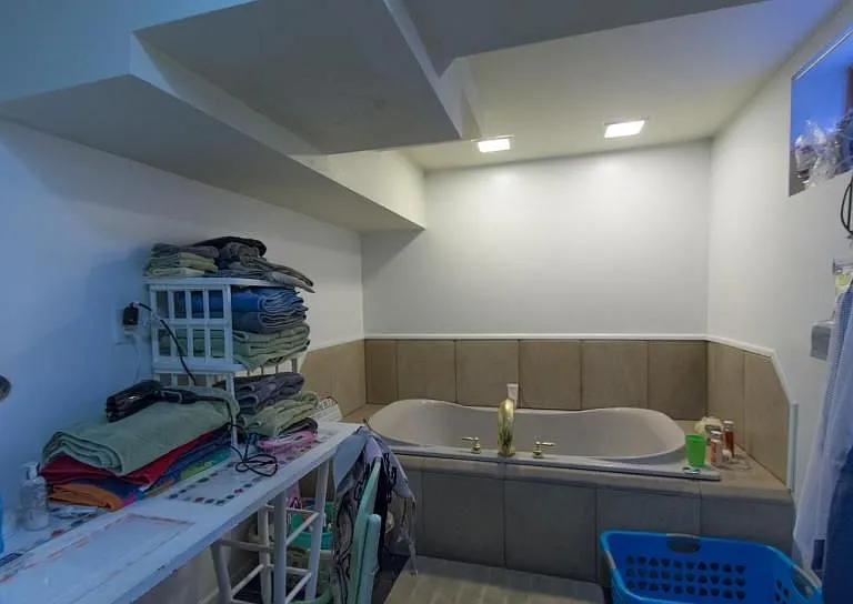 321 E 2nd St #STUDIO — Photo 5