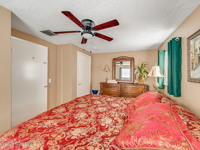 108 Avenue D E — Photo 17