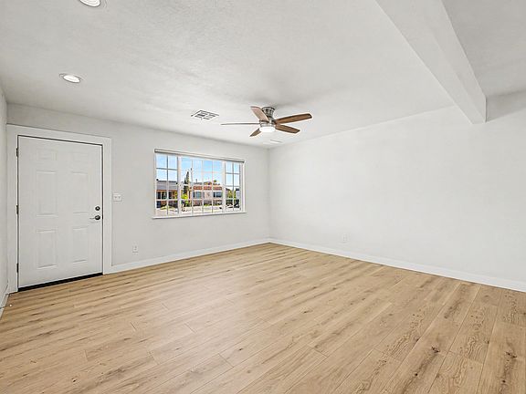 4th image of 2526 W Orchid Ln