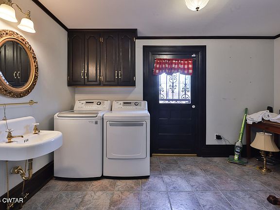 12th image of 203 N McCombs St