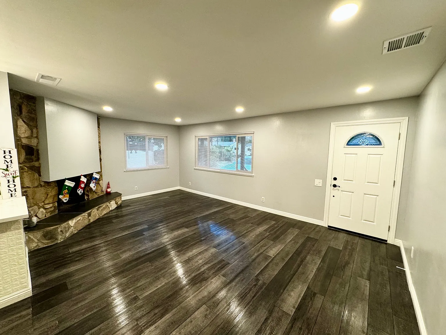 3 bed, 1570 sqft, $4,795 — Photo 4