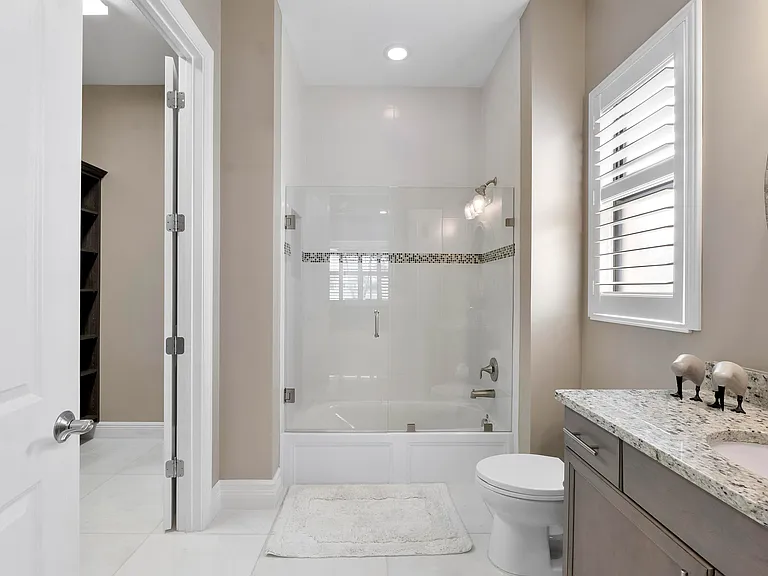 11525 NW 81st Pl — Photo 48