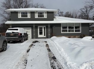 715 Hillview Ct, Lewiston, NY 14092