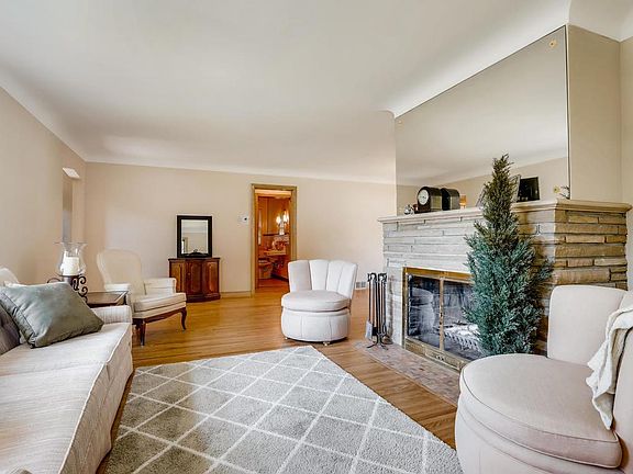 4th image of 3038 Stinson Blvd