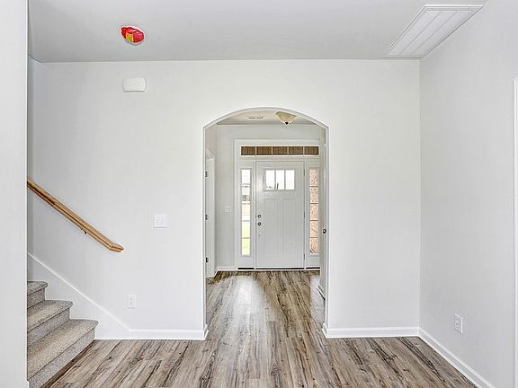 4th image of 207 Iron Cir