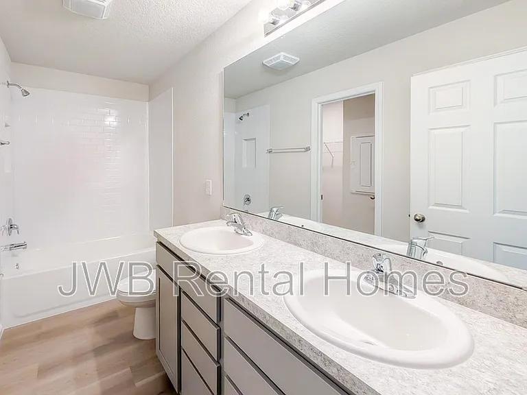 154 W 28th St — Photo 8