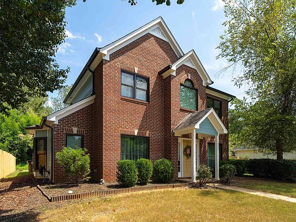 4th image of 311 Chadwick Pl