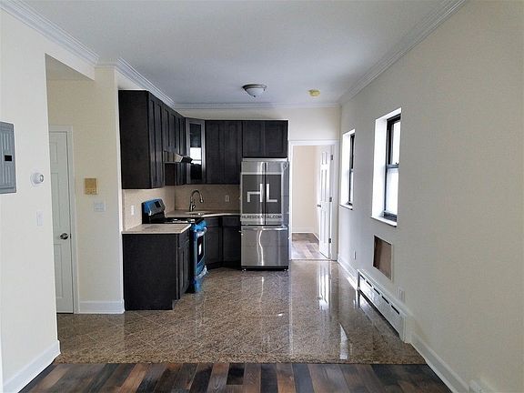 2nd image of 2581 44th St #1