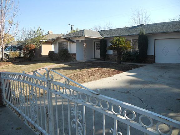 3rd image of 40623 Acacia Ave