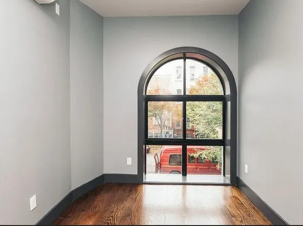 135 Woodbine Street image 1 of 18