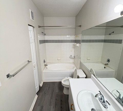 2nd image of 5620 Pinnacle Heights Cir APT 202