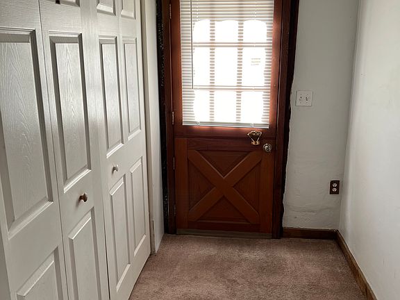 3rd image of 1040 Taylorsville Rd APT 1