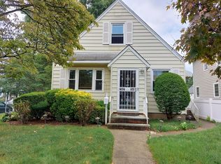 8062 269th St, New Hyde Park, NY 11040