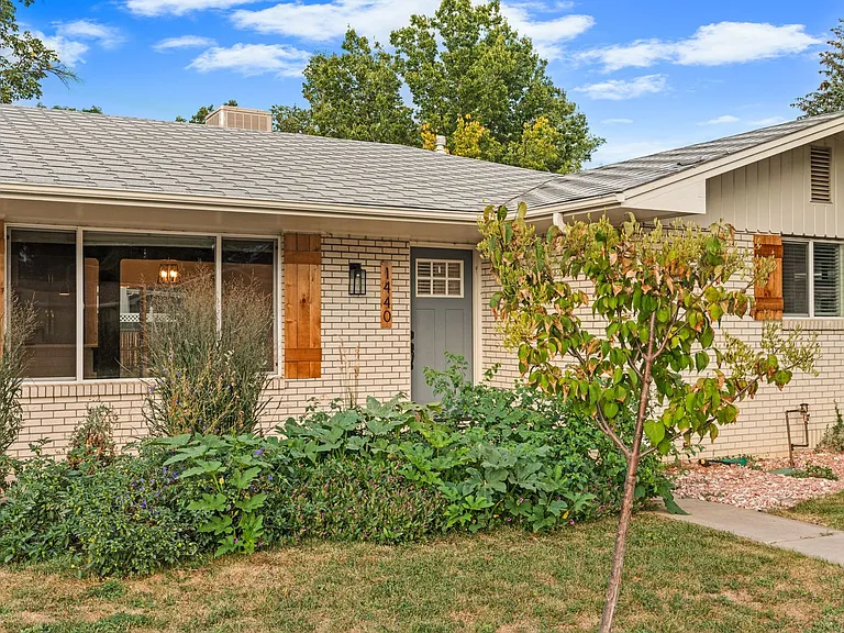 1440 Northwestern Rd — Photo 40