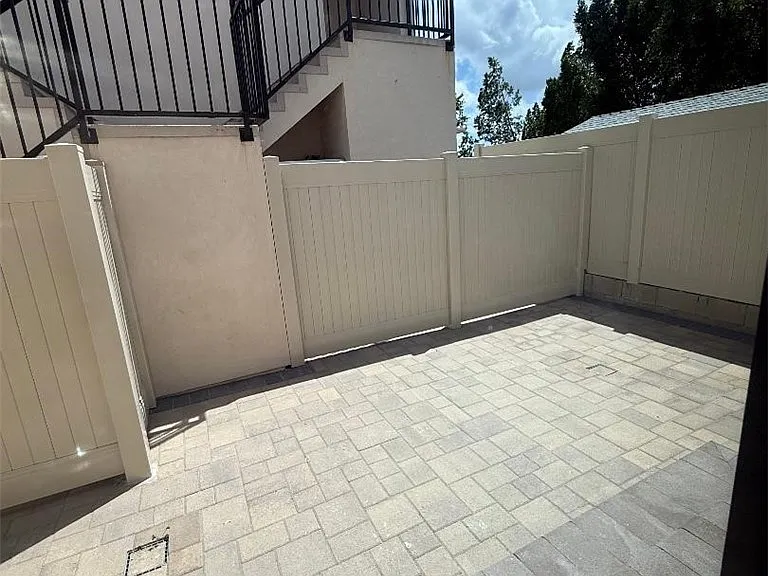 7828 Kyle St — Photo 5