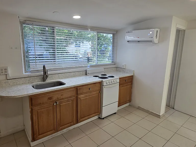 1101 N 58th Ave #3 — Photo 16