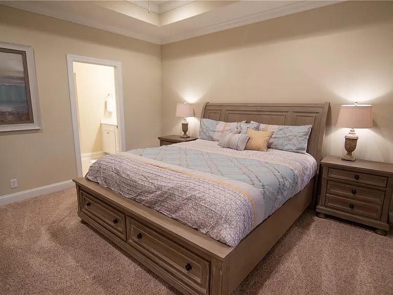 702 Mariners Cir — Photo 13