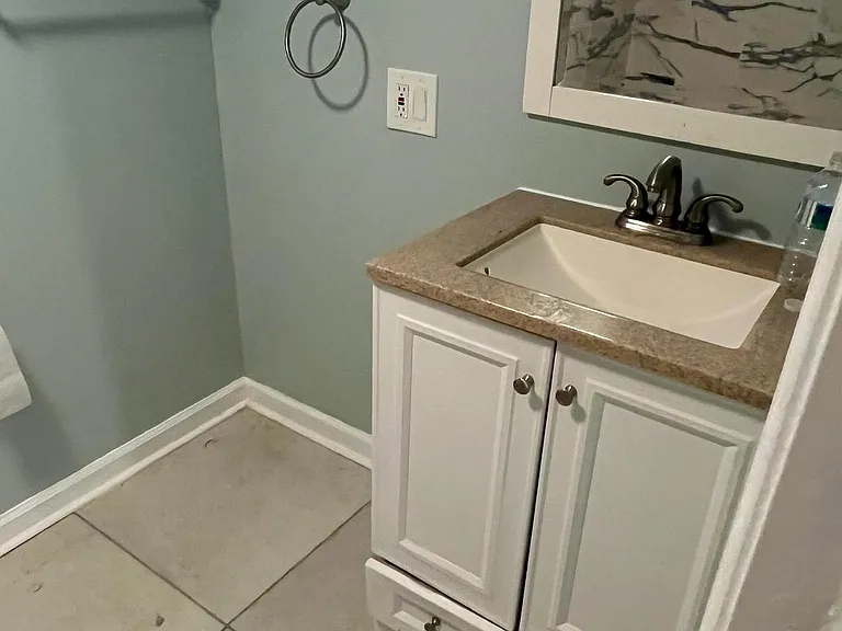 1644 N Dover St — Photo 20