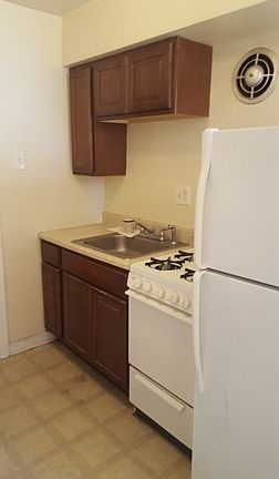 4th image of 5605-5617 Bischoff Ave