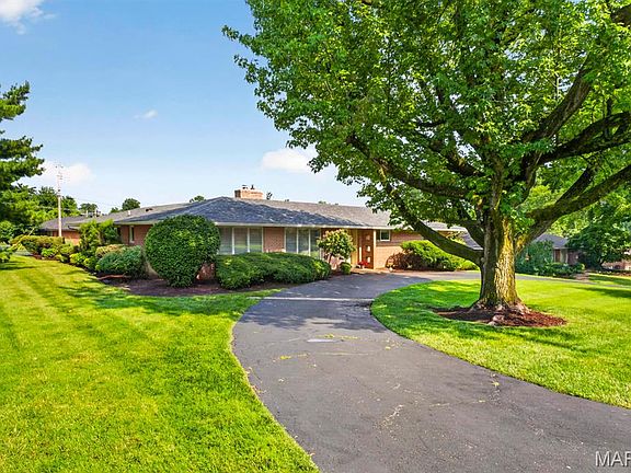 2nd image of 9 Green Oaks Dr