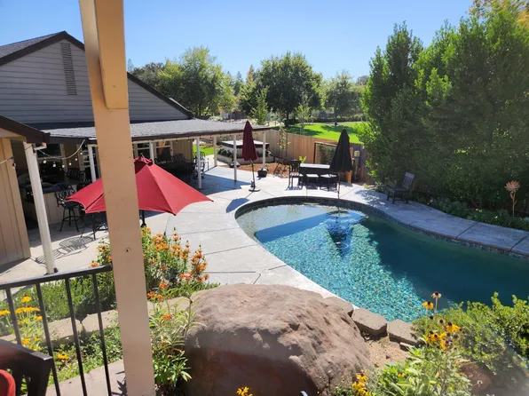 202 Paul Ct, Roseville, CA 95678