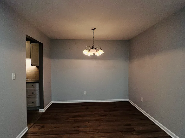 566 Somerset Ln #7 — Photo 8