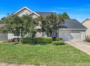 1947 Sumter Ridge Ct, Chesterfield, MO 63017