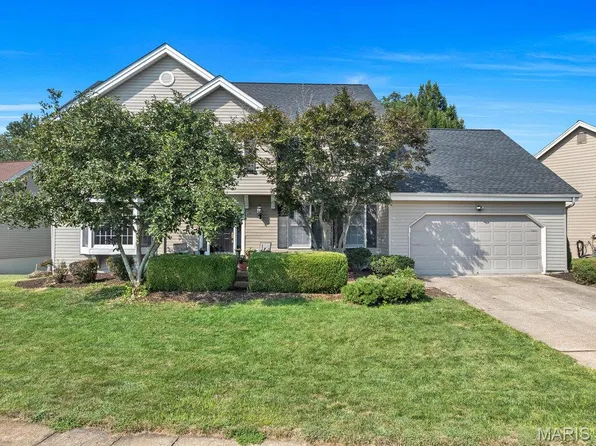 1947 Sumter Ridge Ct, Chesterfield, MO 63017