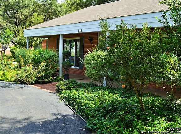 3rd image of 214 Dalewood Pl