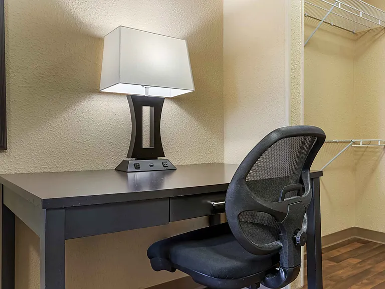 Studio Suite - 1 Queen Bed