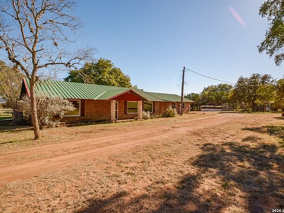 4th image of 984 County Road 357
