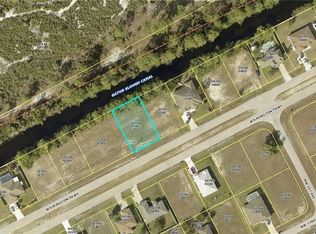 203 Wilmington Pkwy, Cape Coral, FL 33993